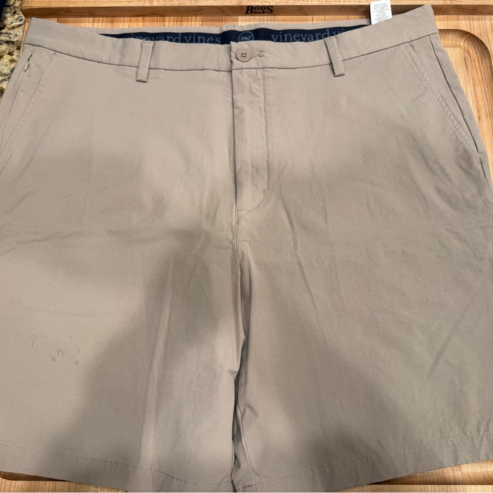 Vineyard Vines Men's Beige Flat Front Shorts
